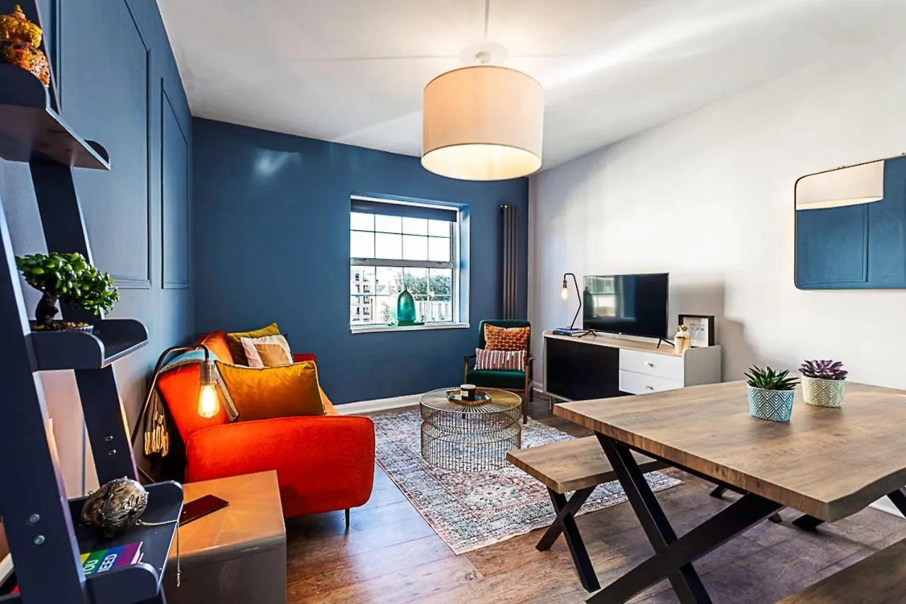 Cosy Spitalfields Hideaway Apartment London
