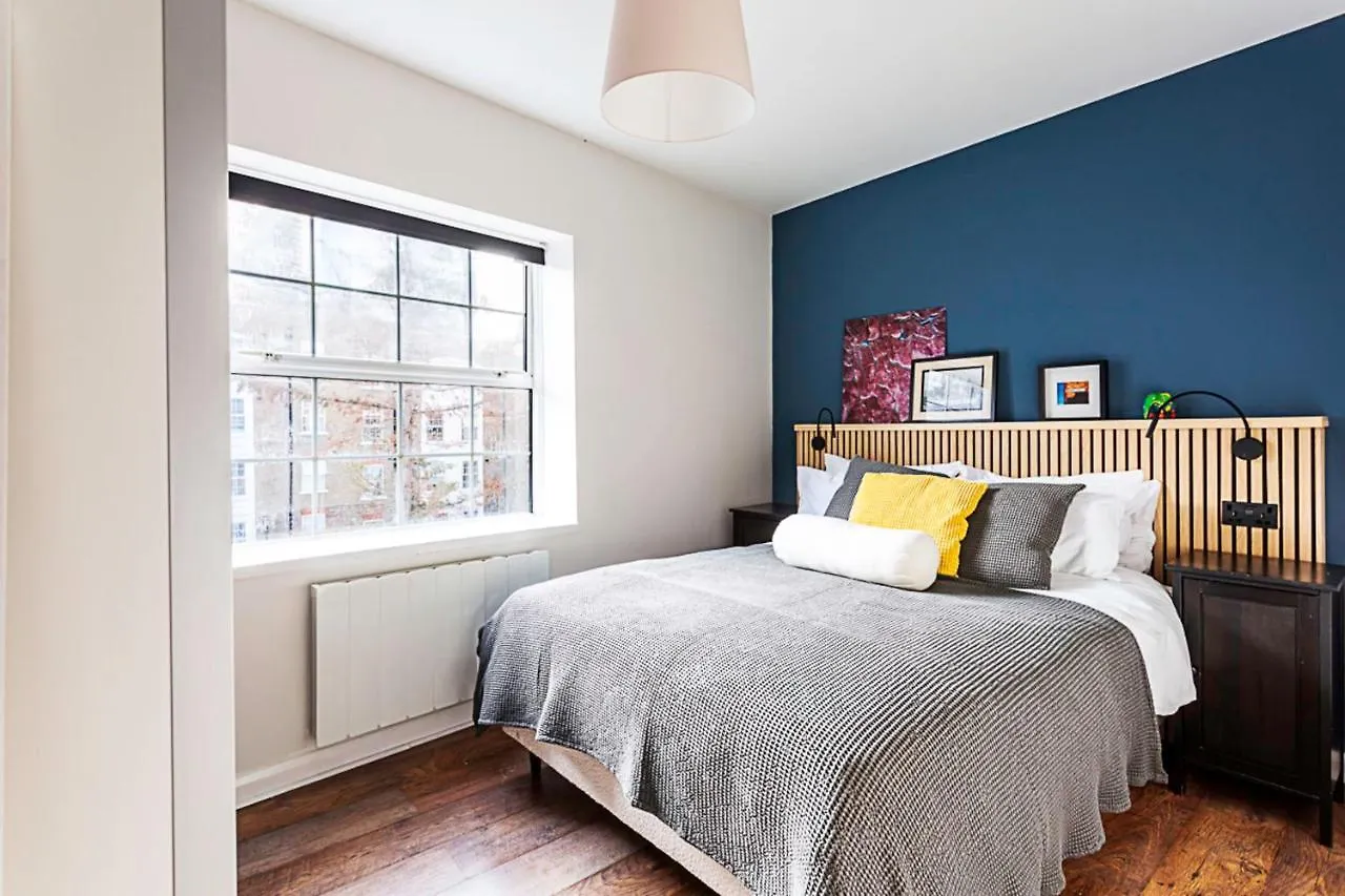 Cosy Spitalfields Hideaway Apartment London 0*,
